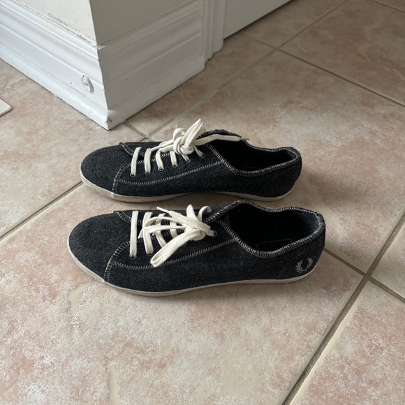 Fred Perry felt grey shoes - Picture 3 of 5